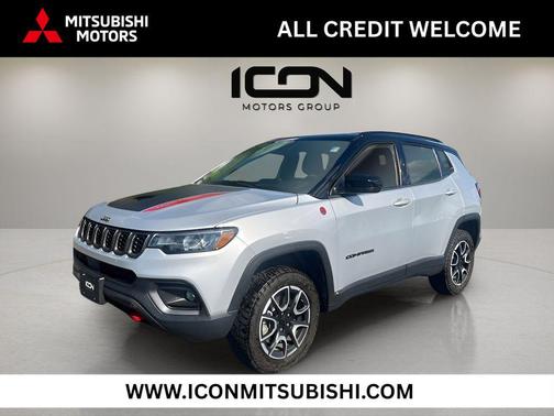 Silver Zynith Metallic Clearcoat 2024 Jeep Compass Trailhawk