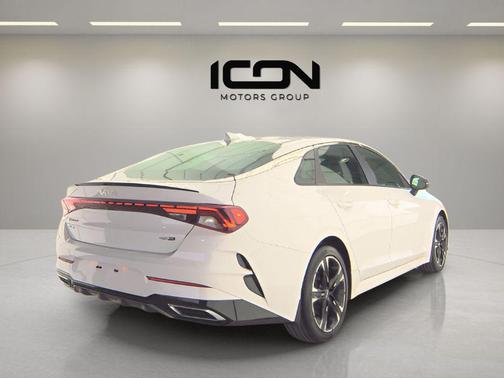 Glacial White Pearl 2022 Kia K5 GT-Line