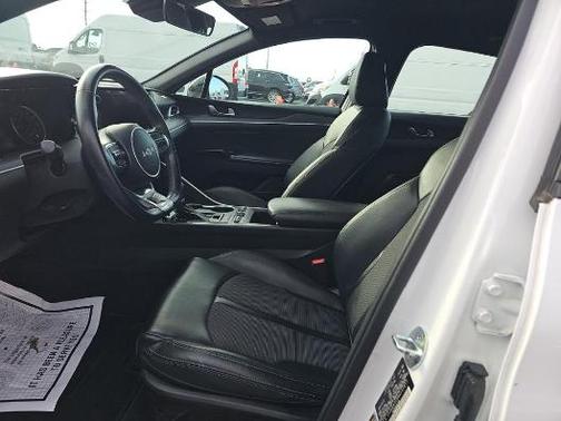 Glacial White Pearl 2022 Kia K5 GT-Line
