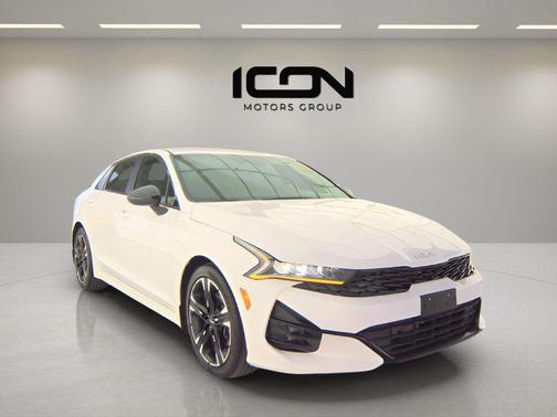 Glacial White Pearl 2022 Kia K5 GT-Line