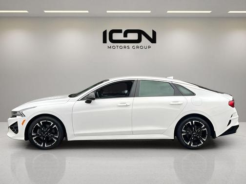 Glacial White Pearl 2022 Kia K5 GT-Line