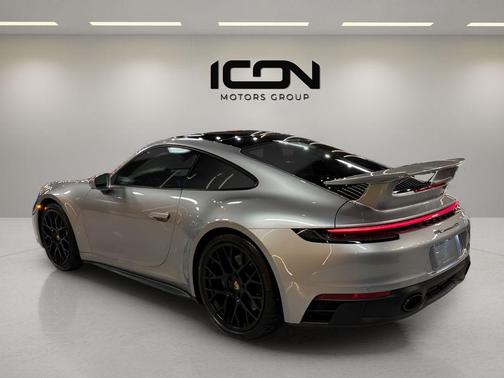 2024 Porsche 911 Carrera GTS