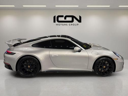 2024 Porsche 911 Carrera GTS