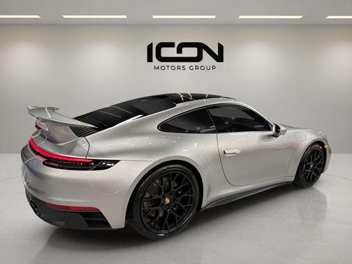 2024 Porsche 911 Carrera GTS