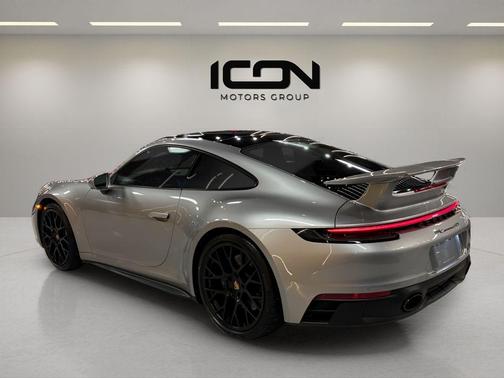 2024 Porsche 911 Carrera GTS