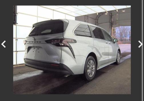 2024 Toyota Sienna LE