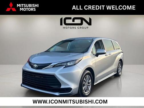 2024 Toyota Sienna LE