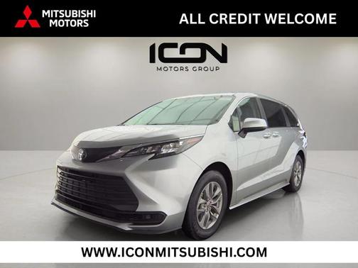 2024 Toyota Sienna LE