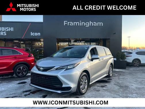 2024 Toyota Sienna LE