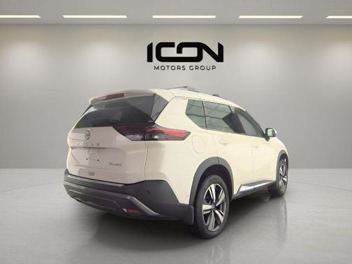 Pearl White Tricoat 2023 Nissan Rogue SL