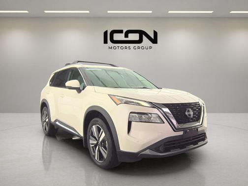 Pearl White Tricoat 2023 Nissan Rogue SL