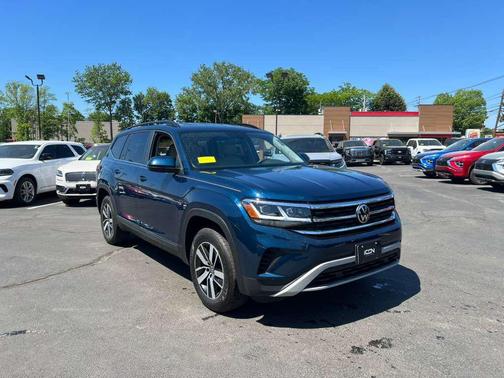 Tourmaline Blue Metallic 2023 Volkswagen Atlas 2.0T SE