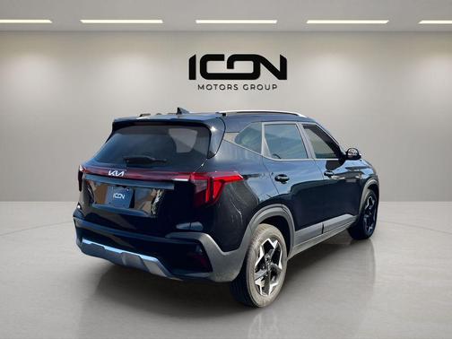 Fusion Black 2025 Kia Seltos S