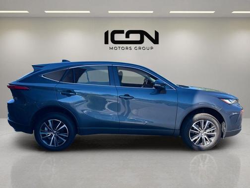 2024 Toyota Venza LE