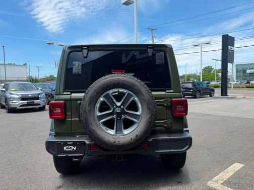 Sarge Green Clearcoat 2023 Jeep Wrangler 4-Door Sahara