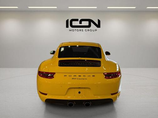 2017 Porsche 911 Carrera