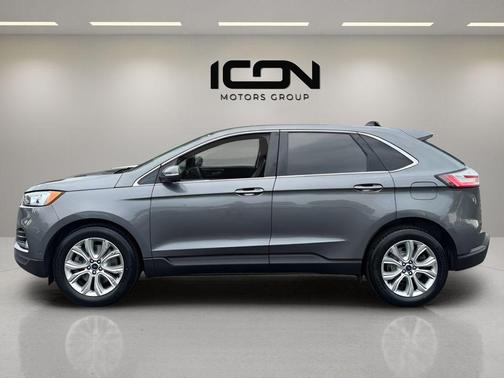 Carbonized Gray Metallic 2022 Ford Edge Titanium