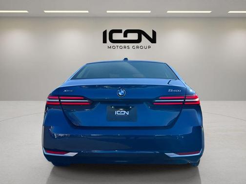 Phytonic Blue Metallic 2026 BMW 540 xDrive