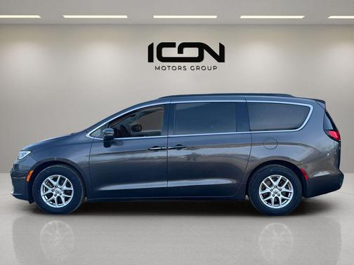 Granite Crystal Metallic Clearcoat 2022 Chrysler Pacifica Touring L