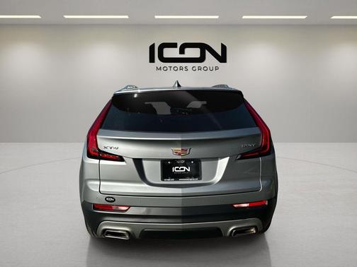 Argent Silver Metallic 2023 Cadillac XT4 Premium Luxury