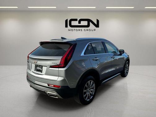 Argent Silver Metallic 2023 Cadillac XT4 Premium Luxury