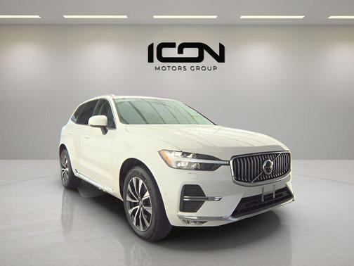 Crystal White Metallic 2023 Volvo XC60 B5 Plus Bright Theme