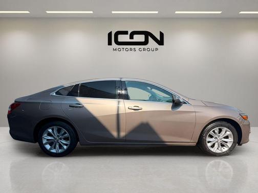 Mineral Gray Metallic 2022 Chevrolet Malibu FWD LT