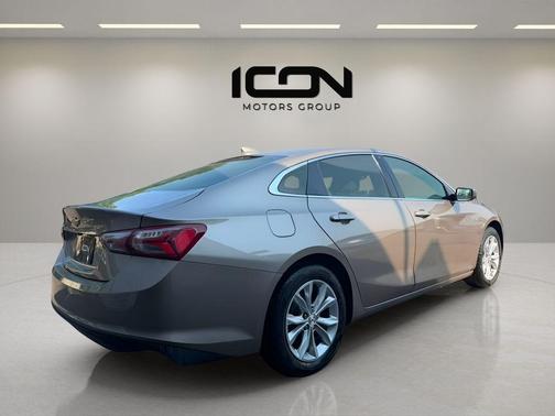 Mineral Gray Metallic 2022 Chevrolet Malibu FWD LT
