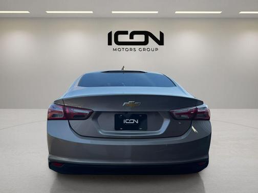 Mineral Gray Metallic 2022 Chevrolet Malibu FWD LT