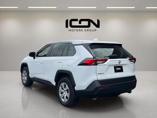 Ice Cap 2024 Toyota RAV4 LE