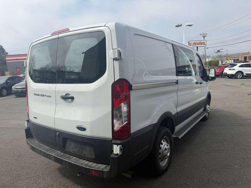 Oxford White 2023 Ford Transit-250 Base