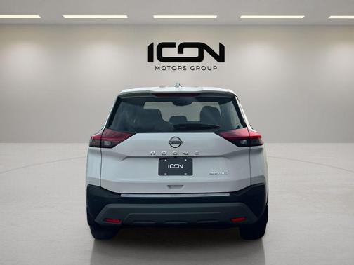 Pearl White Tricoat 2023 Nissan Rogue SV
