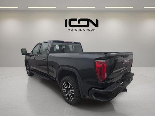 Onyx Black 2024 GMC Sierra 1500 AT4