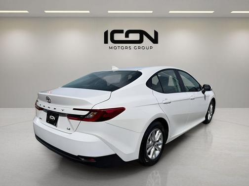 Ice Cap 2025 Toyota Camry LE