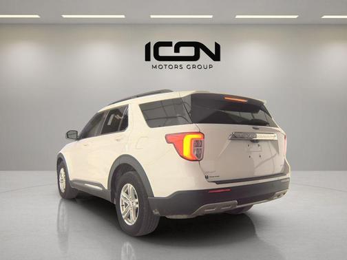Star White Metallic Tri-Coat 2023 Ford Explorer XLT