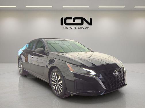 Super Black 2024 Nissan Altima 2.5 SV
