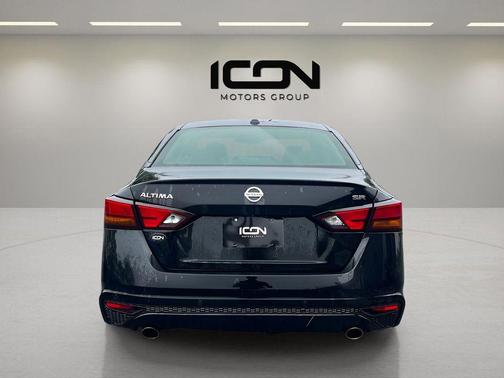 Super Black 2020 Nissan Altima SR FWD