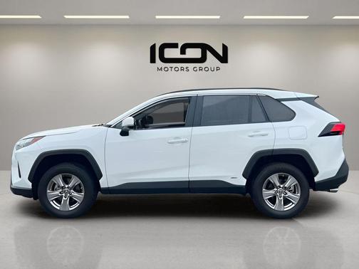 Ice Cap 2024 Toyota RAV4 Hybrid LE