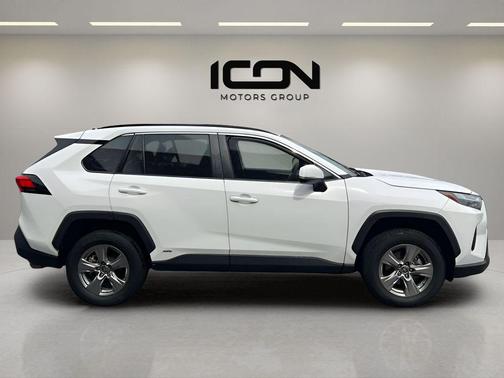 Ice Cap 2024 Toyota RAV4 Hybrid LE