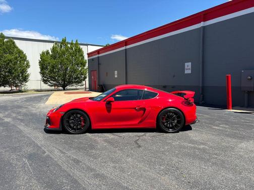 Guards Red 2016 Porsche Cayman GT4