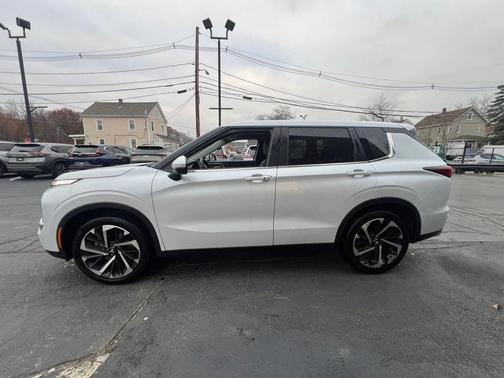 2023 Mitsubishi Outlander SE 2.5 2WD