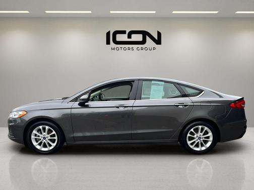 White Gold Metallic 2019 Ford Fusion SE