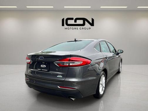 White Gold Metallic 2019 Ford Fusion SE