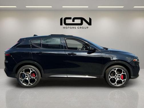 Alfa Black 2024 Alfa Romeo Tonale Veloce EAWD