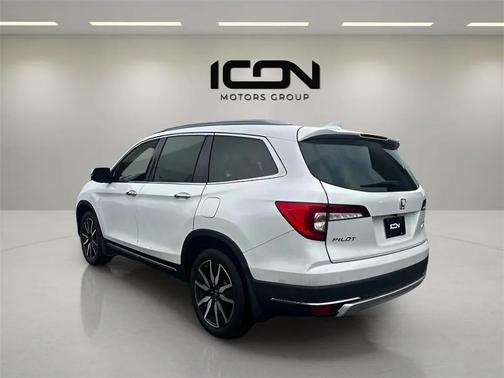 2022 Honda Pilot Touring 8-Passenger