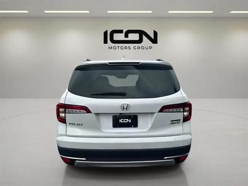 2022 Honda Pilot Touring 8-Passenger