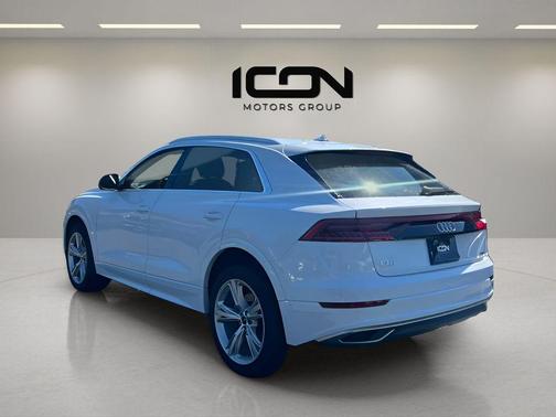 Glacier White Metallic 2023 Audi Q8 55 Premium Plus