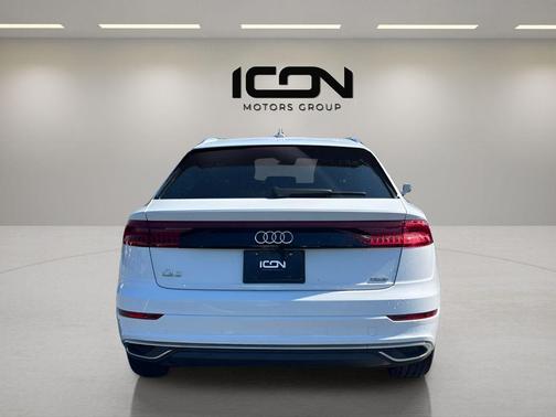 Glacier White Metallic 2023 Audi Q8 55 Premium Plus
