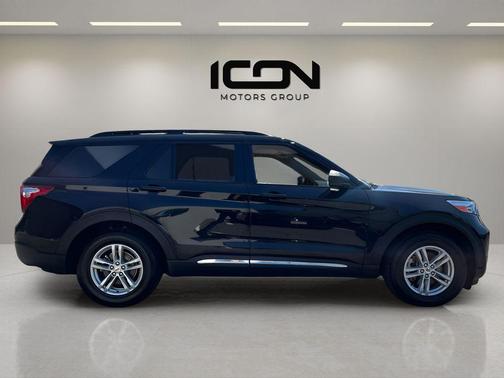 Agate Black Metallic 2022 Ford Explorer XLT