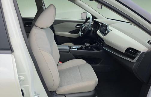 Pearl White Tricoat 2023 Nissan Rogue SV